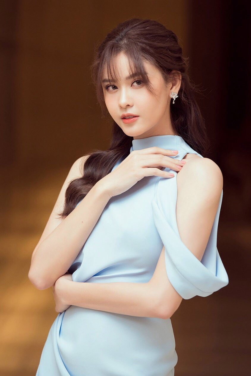 Đầm Dạ Hội Cổ Lọ Rớt Vai - D735